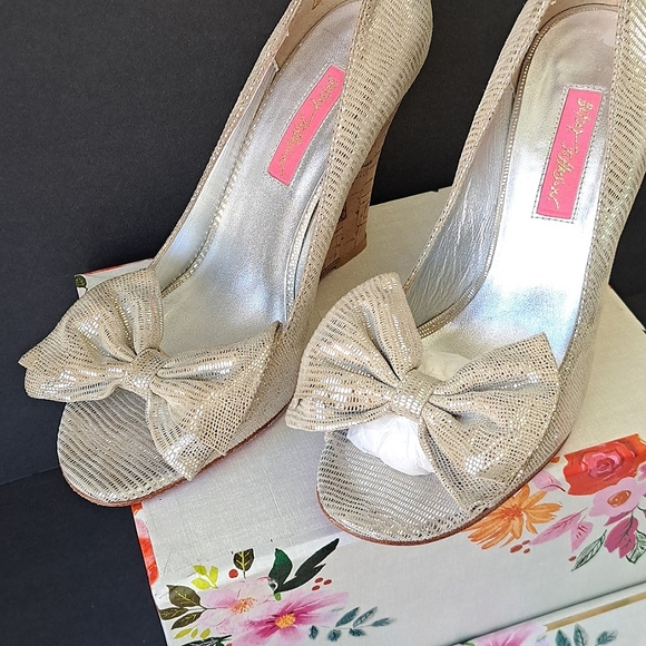 Betsey Johnson Silver Cork Cut Out Heels 8.5 Y2K Streetwear Glitter Party Wedges - Picture 12 of 13